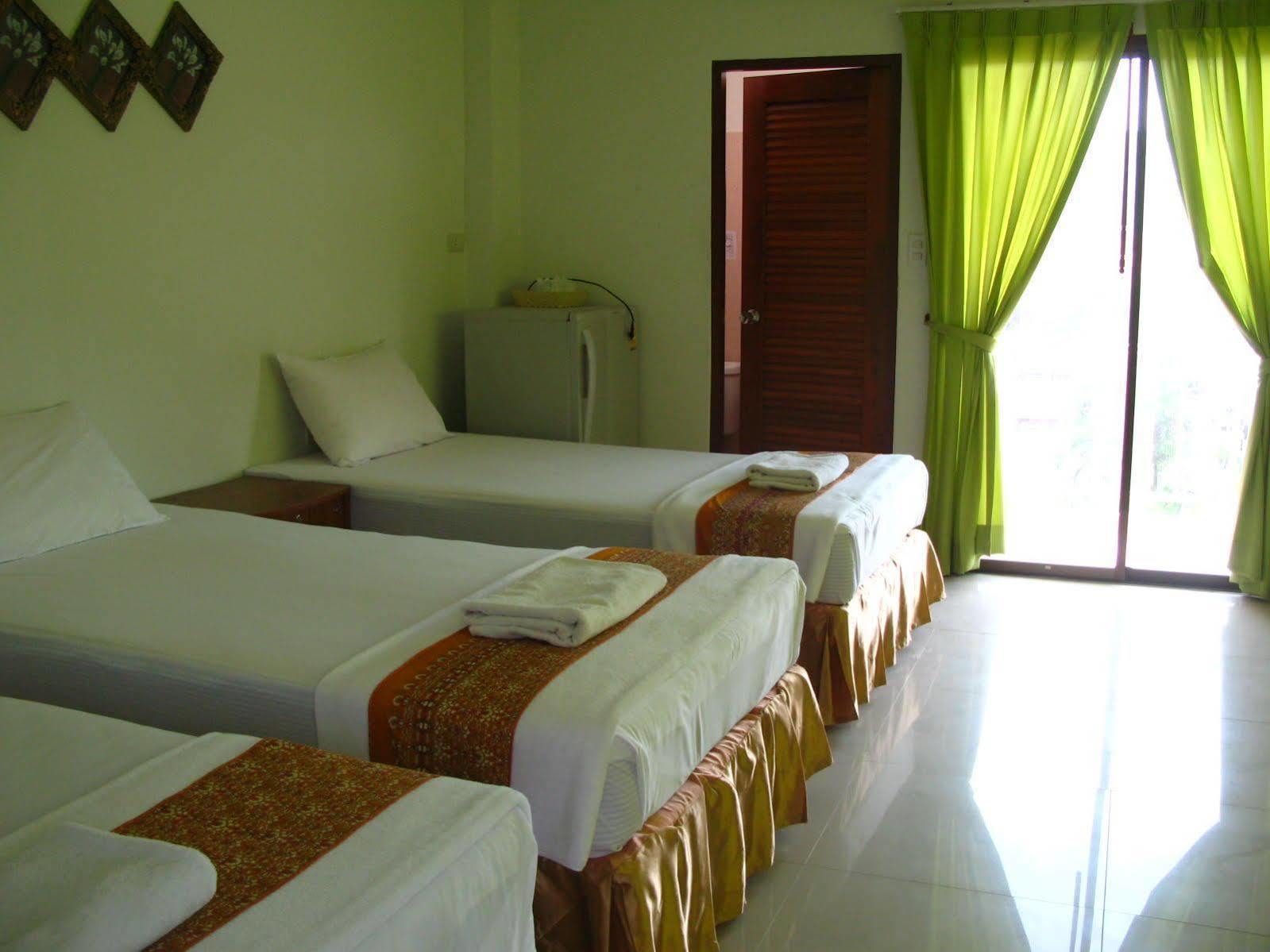 G&B Guesthouse Patong Eksteriør bilde